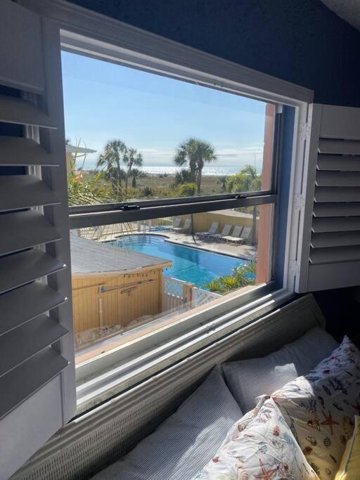 Beachfront Condo On Quiet Treasure Island- 1 Bed St. Pete Beach Zewnętrze zdjęcie