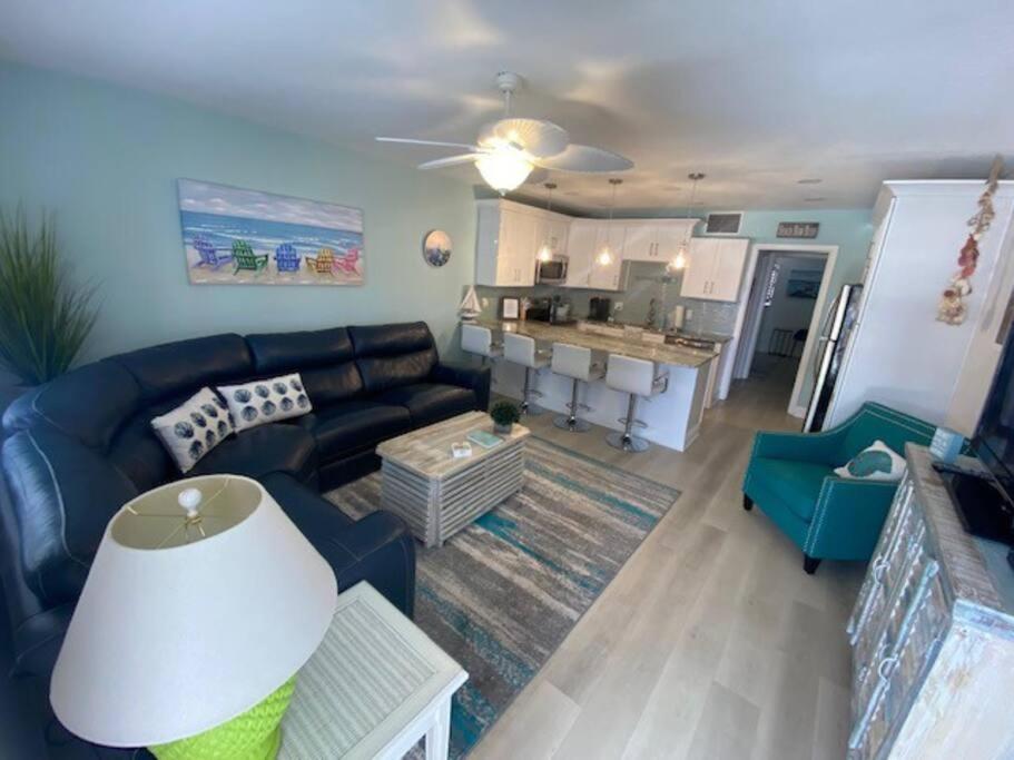 Beachfront Condo On Quiet Treasure Island- 1 Bed St. Pete Beach Zewnętrze zdjęcie