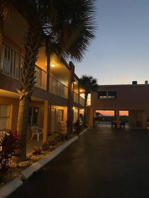 Beachfront Condo On Quiet Treasure Island- 1 Bed St. Pete Beach Zewnętrze zdjęcie