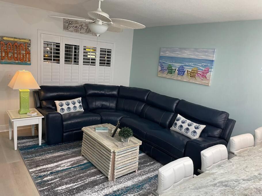 Beachfront Condo On Quiet Treasure Island- 1 Bed St. Pete Beach Zewnętrze zdjęcie